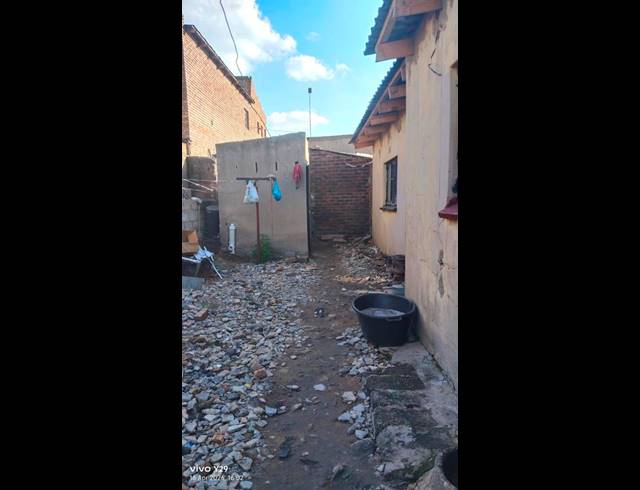 8 BEDROOM HOUSE FOR SALE IN TEMBISA